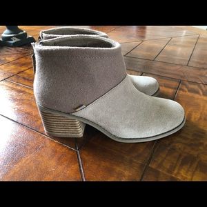 Like new Tom’s booties. Size 6.5